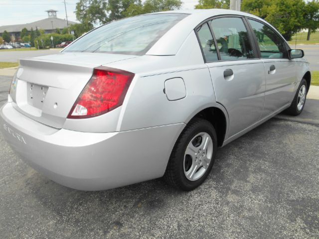 2005 Saturn Ion LE - Like New Clean Title