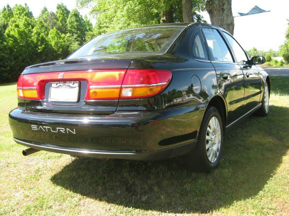 2001 Saturn L Series 2WD Eddie Bauer