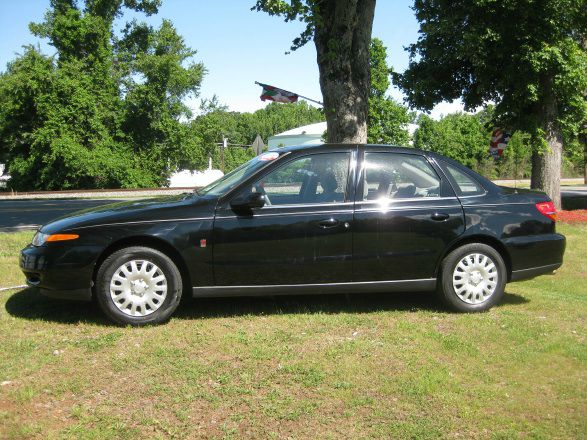 2001 Saturn L Series 2WD Eddie Bauer