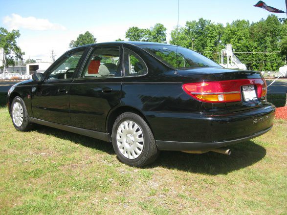 2001 Saturn L Series 2WD Eddie Bauer