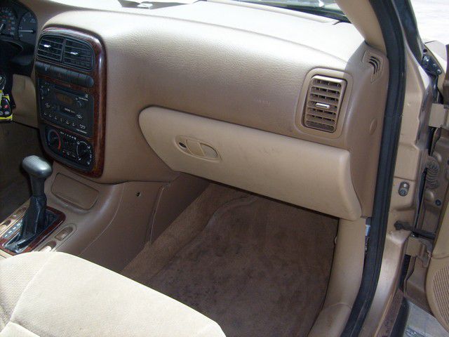 2001 Saturn L Series Unknown