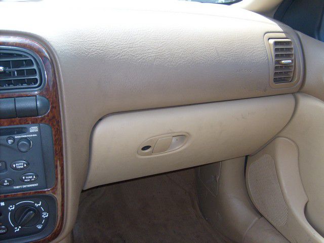 2001 Saturn L Series Unknown