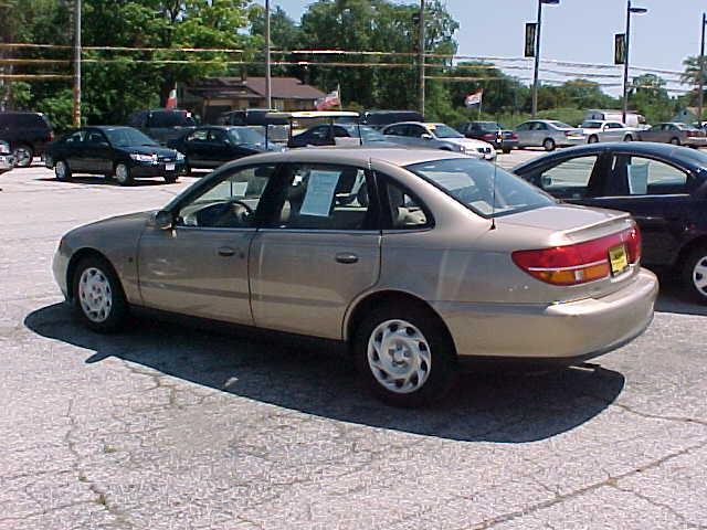 2001 Saturn L Series 2WD Eddie Bauer