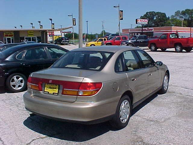 2001 Saturn L Series 2WD Eddie Bauer