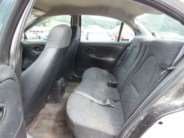 2001 Saturn L Series Unknown