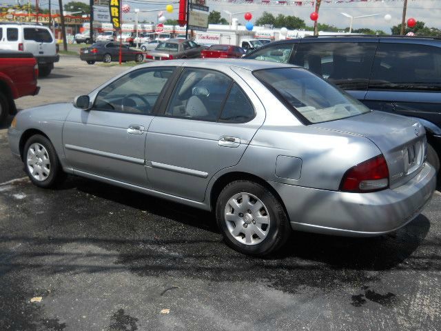 2002 Saturn L Series 2WD Eddie Bauer