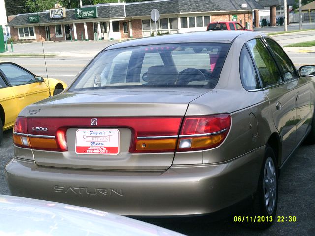 2002 Saturn L Series 2WD Eddie Bauer