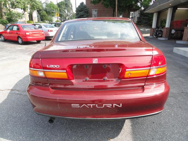 2002 Saturn L Series 2WD Eddie Bauer