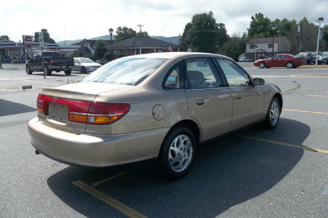 2002 Saturn L Series 2WD Eddie Bauer