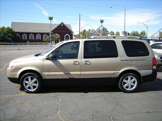 2005 Saturn Relay Touring W/nav.sys