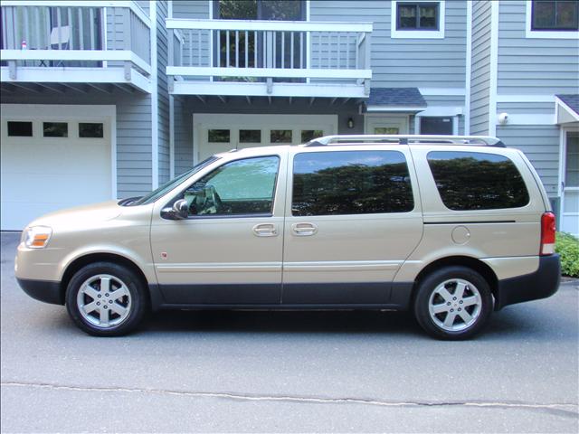 2005 Saturn Relay EX - DUAL Power Doors