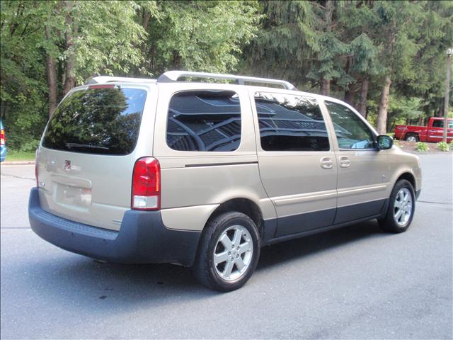 2005 Saturn Relay EX - DUAL Power Doors