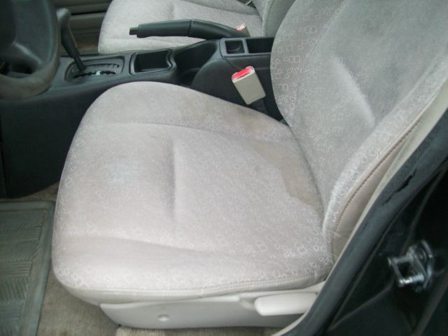 2002 Saturn S Series Base S