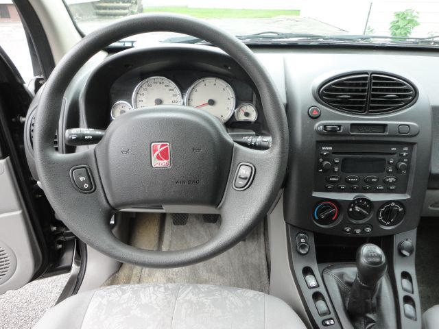 2004 Saturn VUE 740il 4dr Sdn Sedan