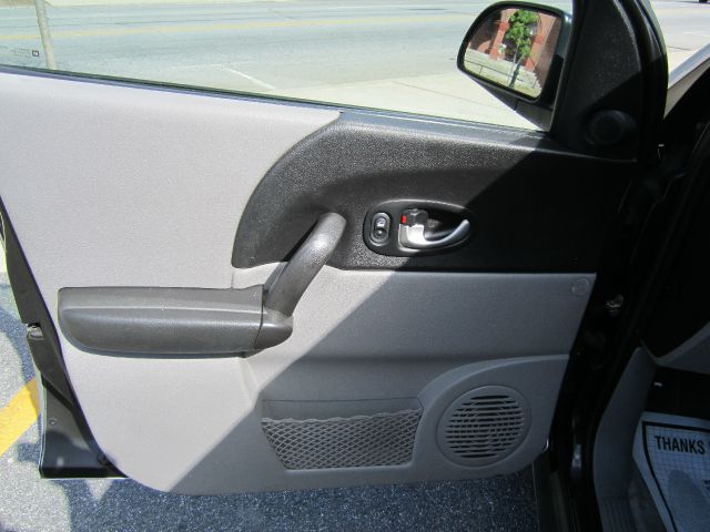 2004 Saturn VUE EX - DUAL Power Doors