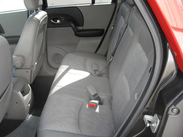 2005 Saturn VUE Luxury II Sedan