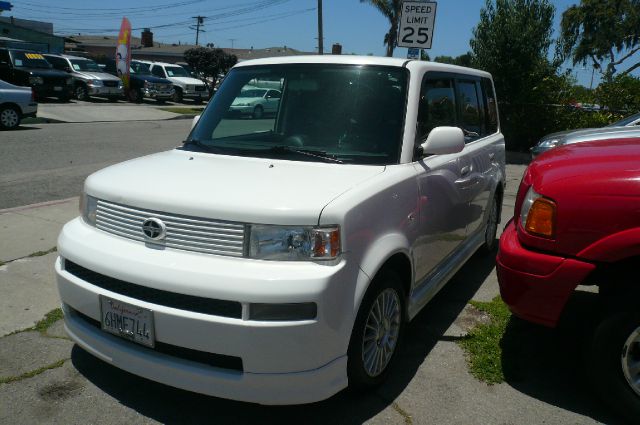 2004 Scion xB SW2