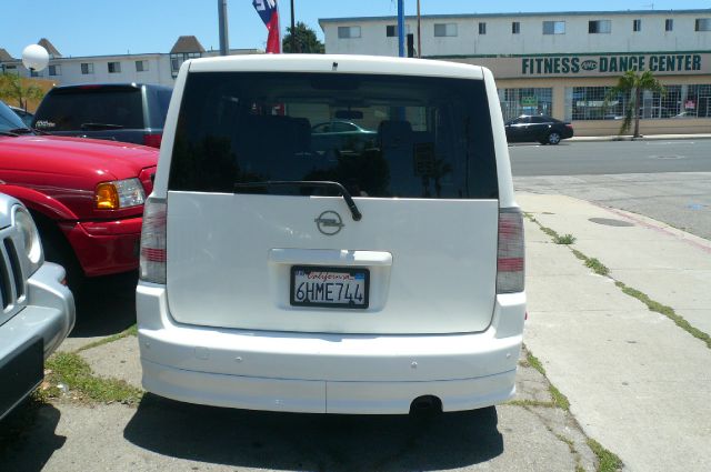 2004 Scion xB SW2