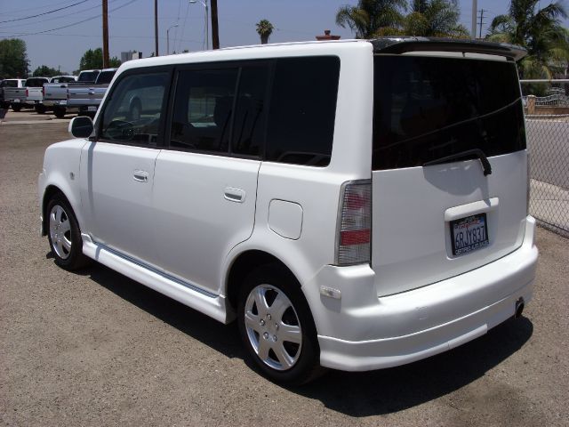 2004 Scion xB SW2