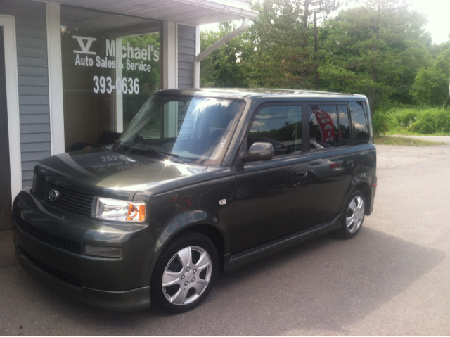 2004 Scion xB SW2