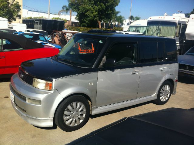 2004 Scion xB SW2