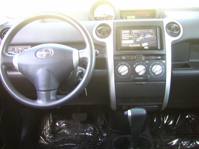 2005 Scion xB SW2