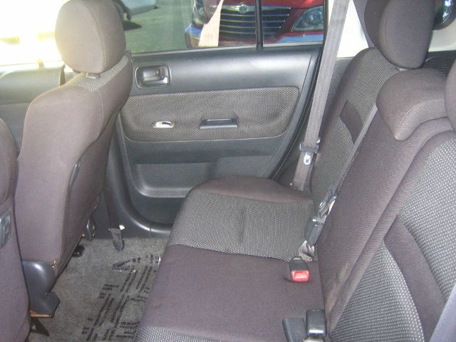 2005 Scion xB SW2