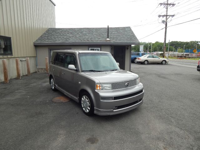 2005 Scion xB SW2