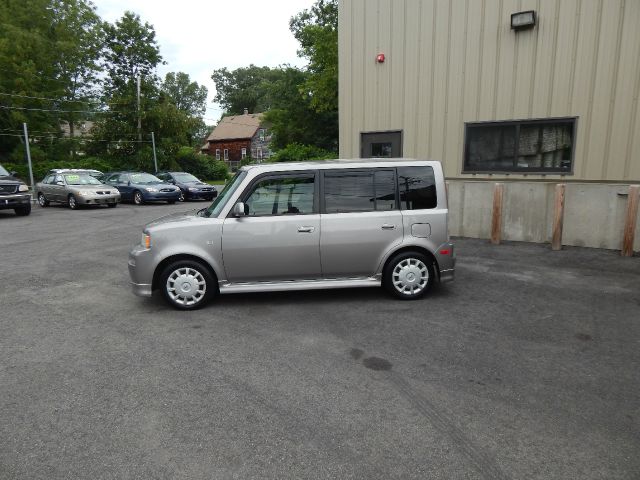 2005 Scion xB SW2