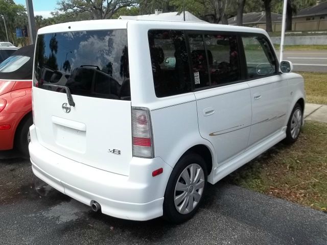 2005 Scion xB SW2