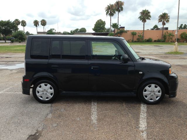 2005 Scion xB SW2