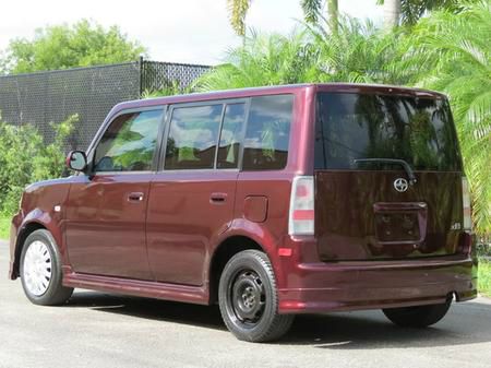 2005 Scion xB SW2