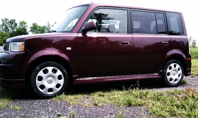 2005 Scion xB SW2