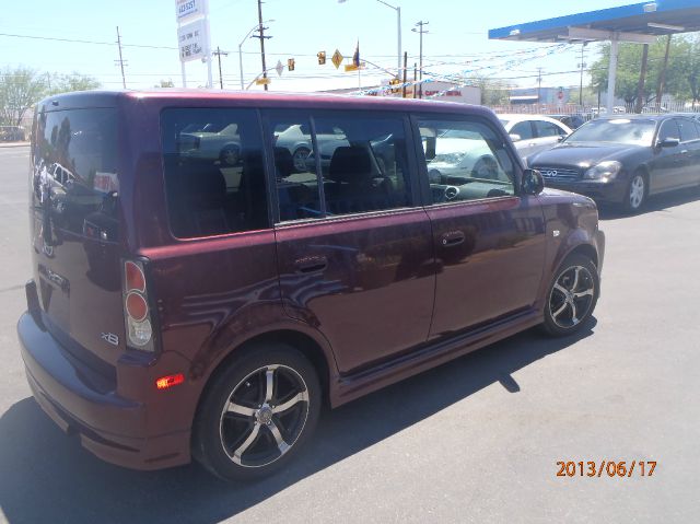 2005 Scion xB SW2