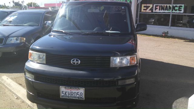 2005 Scion xB SW2