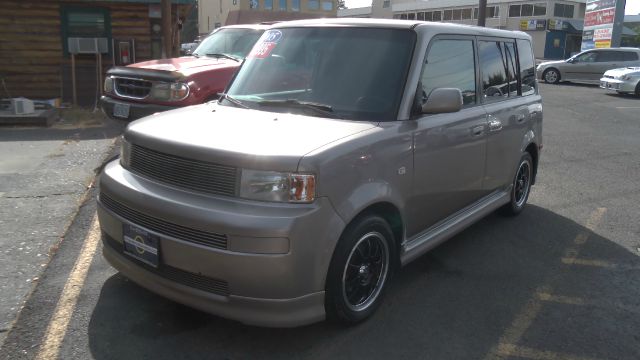 2005 Scion xB SW2