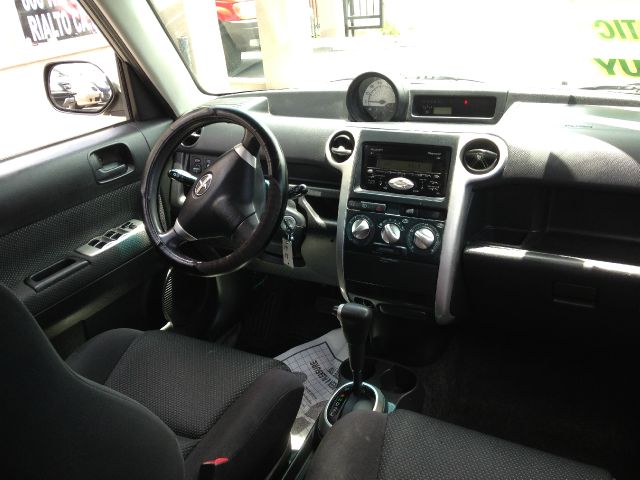 2005 Scion xB SW2