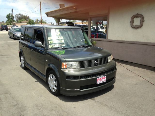 2005 Scion xB SW2