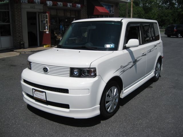 2005 Scion xB SW2