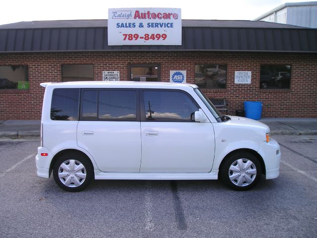 2005 Scion xB Unknown