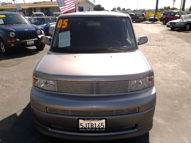 2005 Scion xB SW2