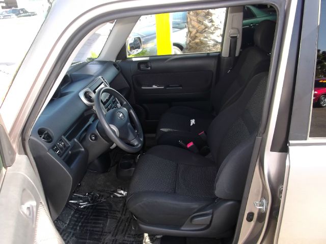 2005 Scion xB SW2