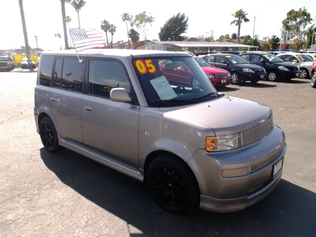 2005 Scion xB SW2