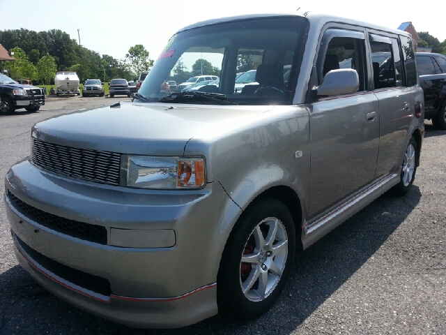 2005 Scion xB SW2