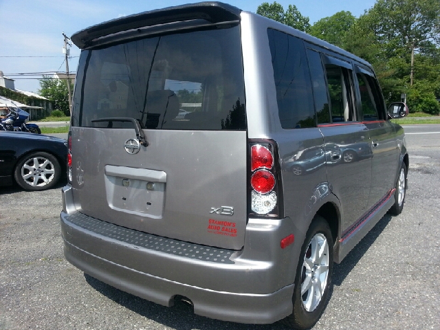 2005 Scion xB SW2