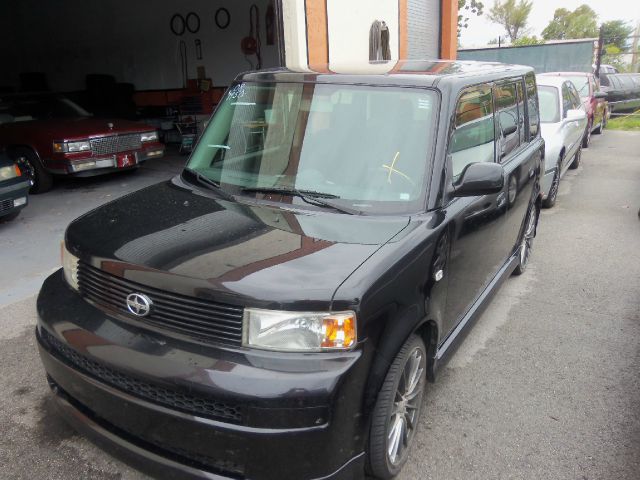 2005 Scion xB SW2