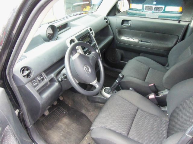 2005 Scion xB SW2