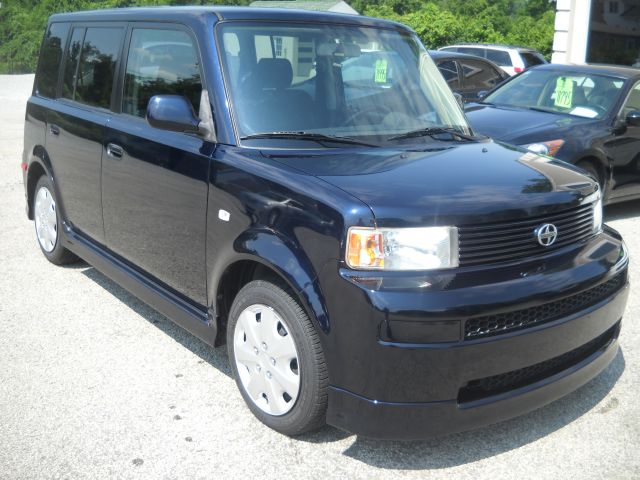 2005 Scion xB SW2