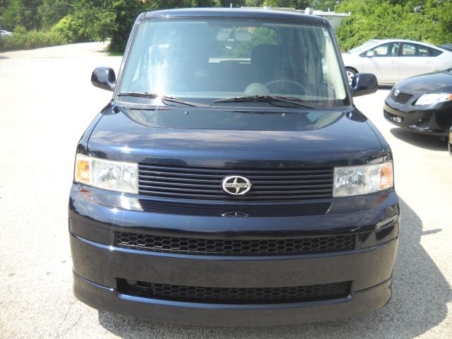 2005 Scion xB SW2