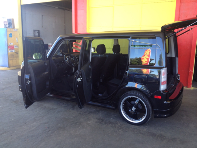 2006 Scion xB SW2